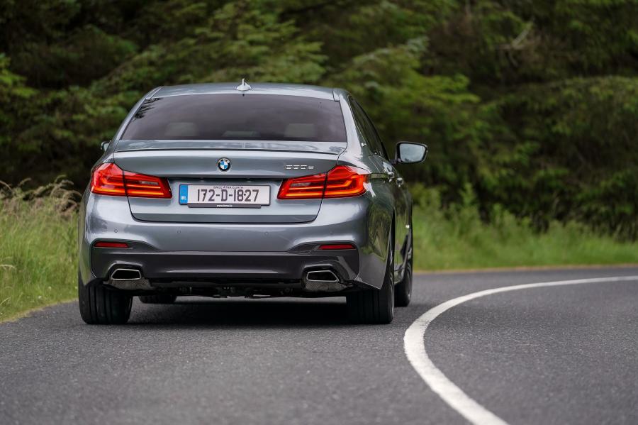  BMW 530e M Sport (G30) 2017 года  (UK) (фото 35 из 40)